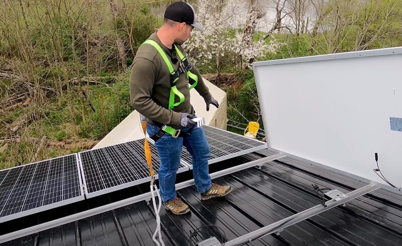 How To Install Solar Panels On Roof installer